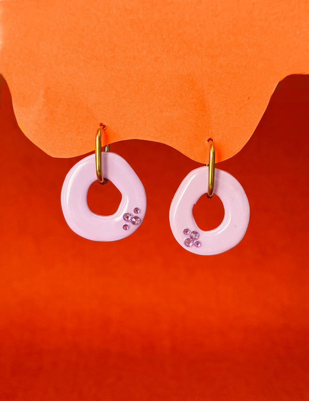 pendientes amuleto lila