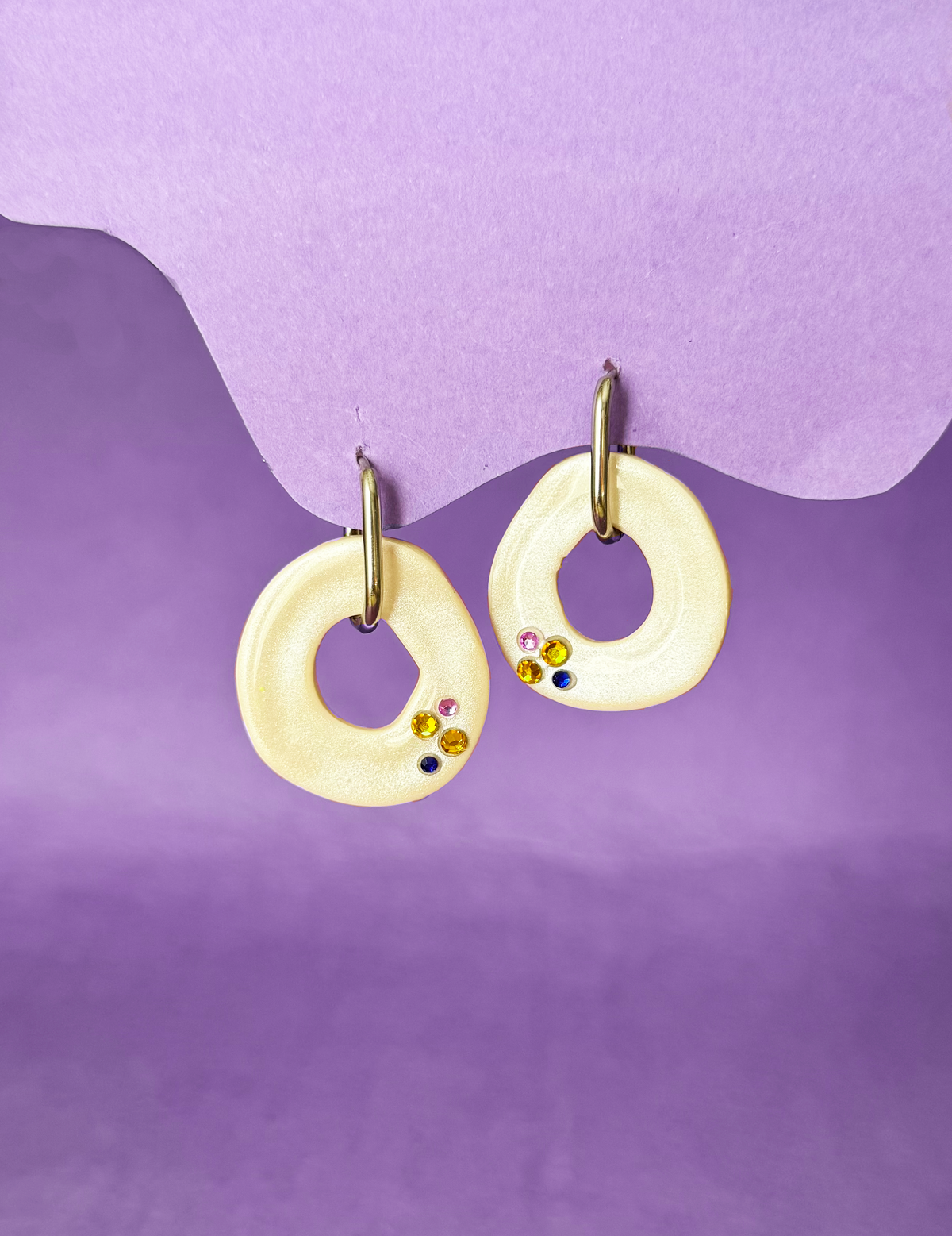 pendientes amuleto perlado